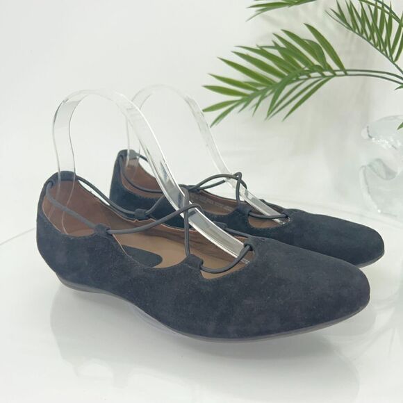 Earthies Essen Ballet Flats 7.5 B Cages Elastic Strap Black Suede Comfy Pointy - Picture 1 of 16